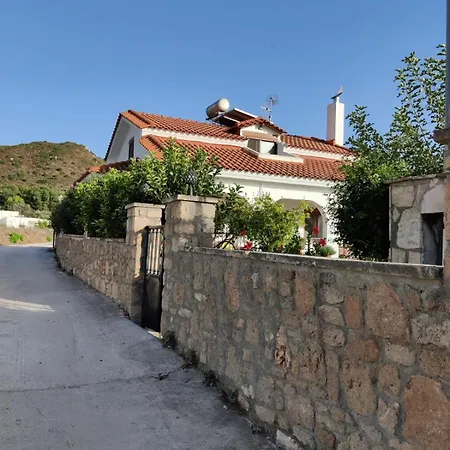 Villa Nicolas Traditional House *