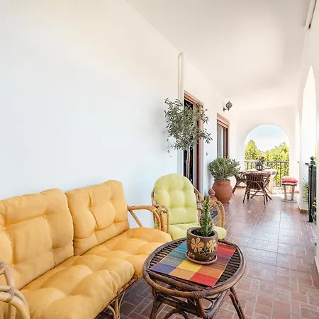 Villa Nicolas Traditional House *