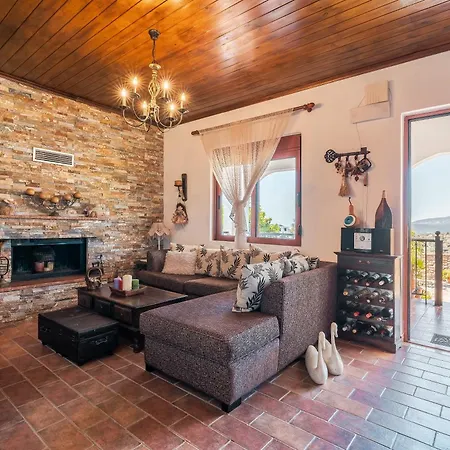 Villa Nicolas Traditional House