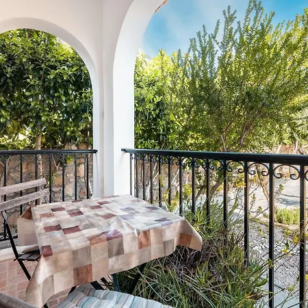 Βίλα Nicolas Traditional House Istrios