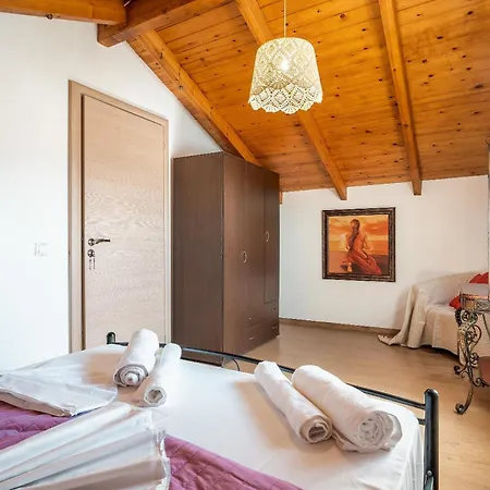 Villa Nicolas Traditional House
