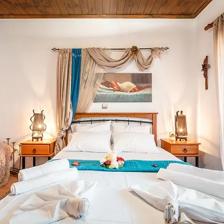 Villa Nicolas Traditional House Istrios