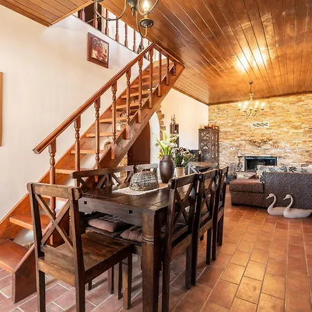 Nicolas Traditional House * Istrios