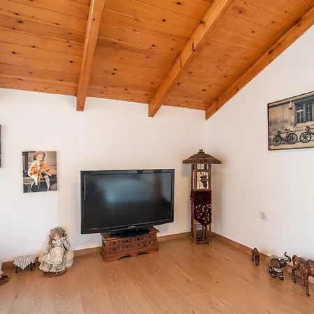 Nicolas Traditional House Villa *